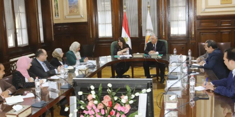 وزيرا الزراعة والهجرة يبحثان محفزات الاستثمار الزراعي للمصريين بالخارج 1 الاستثمار الزراعي