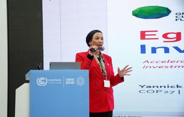 قمة المناخ.. وزيرة البيئة تشارك في إطلاق خطة مصر الاستثمارية للاستراتيجية الوطنية للتغيرات المناخية 2050 1 قمة المناخ