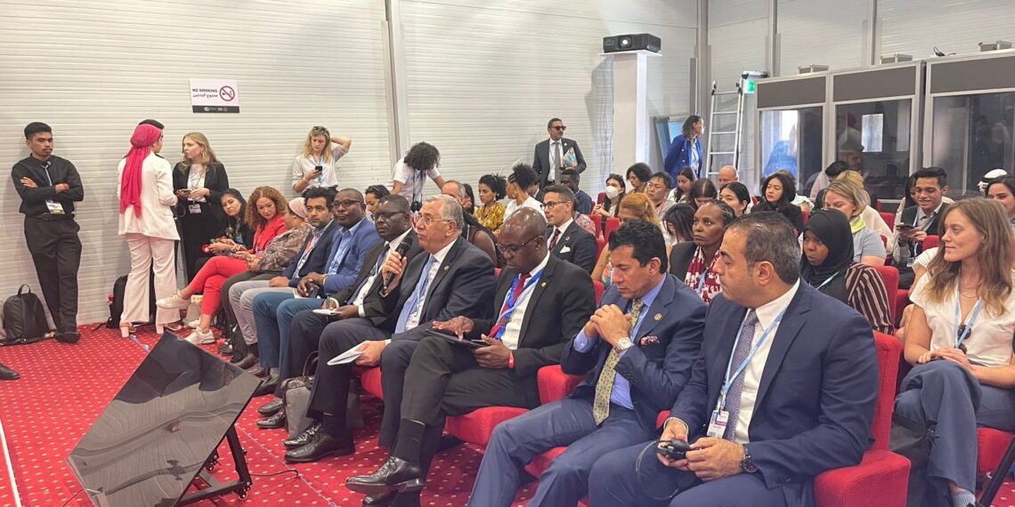 قمة المناخ.. القصير يشارك وزير الرياضة في الجلسة الخاصة بالاطفال تحت عنوان في الخطوط الأمامية 1 قمة المناخ.. القصير يشارك وزير الرياضة في الجلسة الخاصة بالاطفال تحت عنوان في الخطوط الأمامية