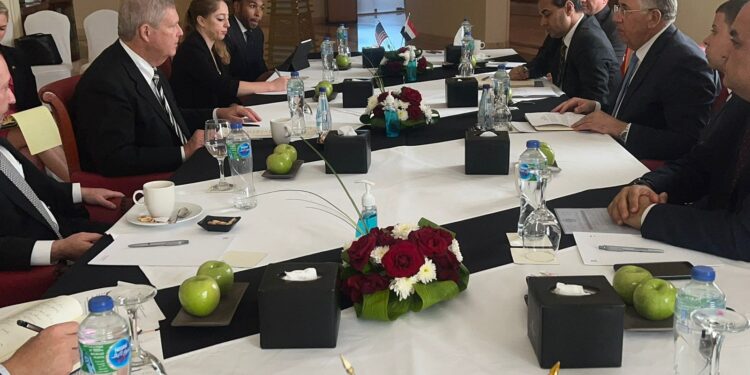 وزير الزراعة يبحث مع نظيره الأمريكي التعاون في مجال التعاونيات و الصادرات الزراعية 1 وزير الزراعة