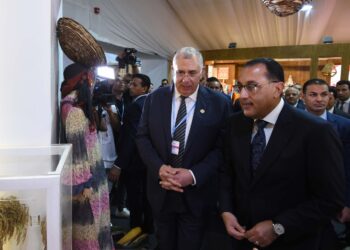 قمة المناخ .. مدبولي يتفقد جناح وزارة الزراعة بالمنطقة الخضراء