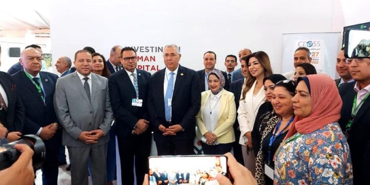 قمة المناخ .. القصير يتفقد جناح الوزارة بالمنطقة الخضراء ويشارك في جلسة تحالف العمل الأهلي 1 قمة المناخ