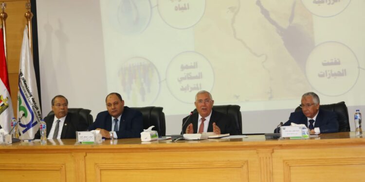 القصير يشيد بأداء الباحثين ويطالبهم بالاهتمام بالبحوث التطبيقية 1 الباحثين