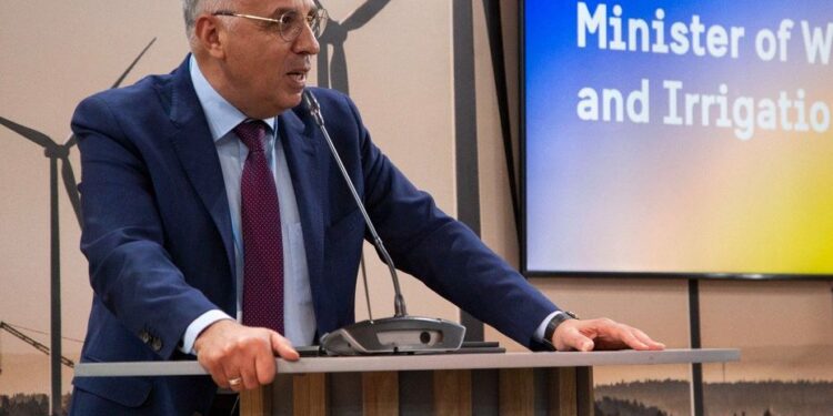 قمة المناخ .. سويلم يؤكد رغبة مصر في التعاون مع دول العالم في مجالي المياه والمناخ 1 قمة المناخ