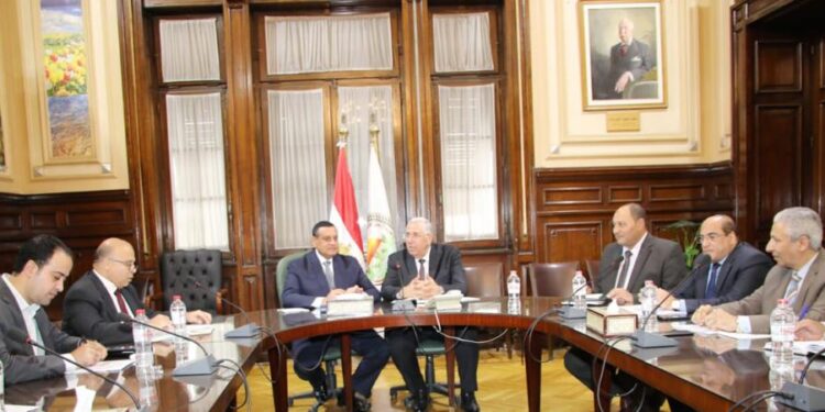 وزيرا الزراعة والتنمية المحلية يتابعان ملفات التعاون بين الوزارتين على أرض المحافظات 1 أرض المحافظات