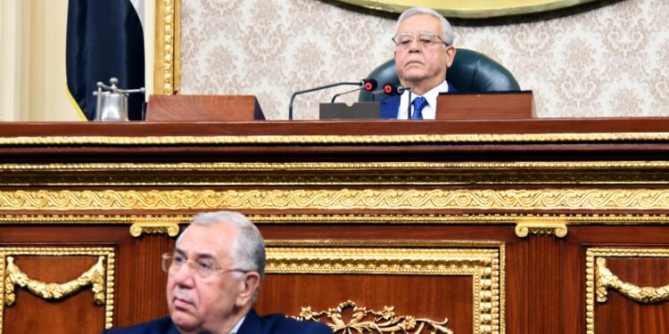 التغيرات المناخية.. القصير يستعرض جهود الدولة لتخفيف آثارها على قطاع الزراعة 1 التغيرات المناخية
