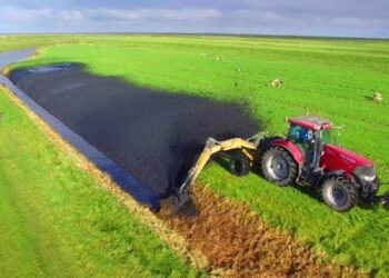 الآلات الزراعية