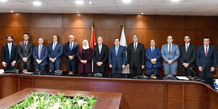 الزراعة والبترول توقعان اتفاقية تعاون وعقدي تنمية مجتمعية بجنوب سيناء ومطروح 1 الزراعة