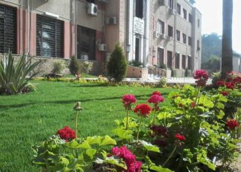 الأراضي والمياه