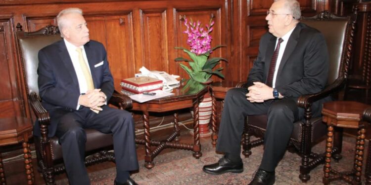 وزير الزراعة يبحث مع محافظ جنوب سيناء دفع عجلة التنمية الزراعية في المحافظة 1 التنمية الزراعية