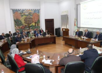 وزير الزراعة يشدد على إجراء الحصر الدقيق لمساحات القمح والمرونة في توزيع الأسمدة