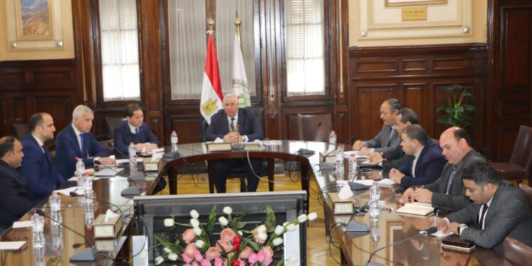 القصير يستقبل ممثلو إحدى الشركات الهولندية لبحث التعاون في إنتاج تقاوي الخضر 1 إنتاج تقاوي الخضر