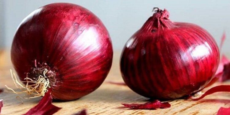 البصل.. 7 فوائد صحية وصيدلية طبيعية داخل منزلك 1 البصل