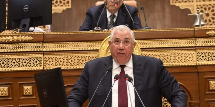 القصير أمام الشيوخ: تفعيل الزراعة التعاقدية في المحاصيل لتحقيق الأمن الغذائي 1 القصير لمجلس الشيوخ: مصر حققت إكتفاءاً ذاتياً لـ 9 مجموعات محصولية