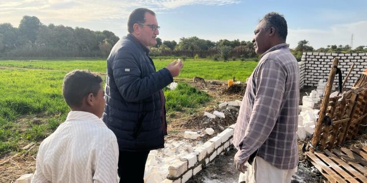 القصير يُحيل بعض المسئولين بأسوان للتحقيق لتقاعسهم في منع التعدي على الأراضي الزراعية 1 التعدي على الأراضي الزراعية