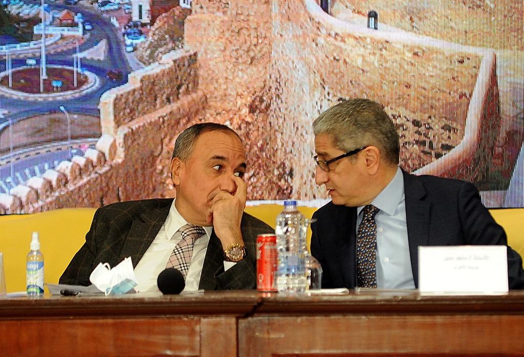 د.علاء عزوز يشيد بالمعارض الخارجية التي تقيمها مؤسسة الأهرام 14 الكاتب الصحفي ماجد منير رئيس تحرير بوابة الأهرام مع الكاتب عبدالمحسن سلامه