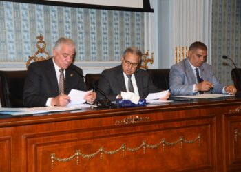 زراعة البرلمان توصي بحظر مصارعات الكلاب بالمناطق الشعبية