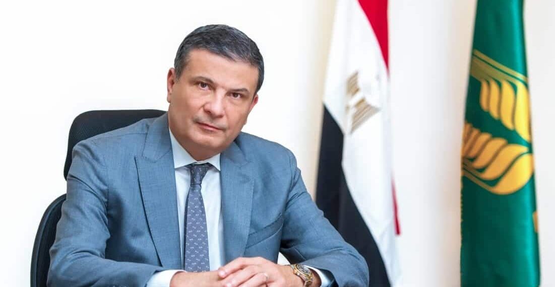 المركزية لشؤون المديريات: وزير الزراعة وجه بتوفير مستلزمات الإنتاج والخدمات الإرشادية للمزارعين 1 الزراعة