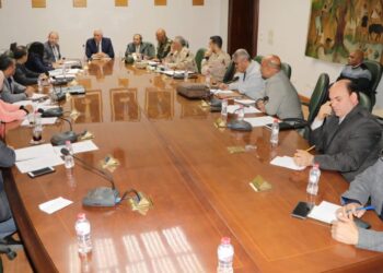 وزير الزراعة يلتقي أعضاء وحدة متابعة وتنفيذ مشروع التجمعات التنموية الزراعية بسيناء