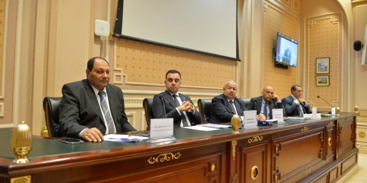 نائب وزير الزراعة: التوسع في إنشاء المزارع السمكية لزيادة نصيب الفرد من الأسماك 1 نائب وزير الزراعة: التوسع في إنشاء المزارع السمكية لزيادة نصيب الفرد من الأسماك