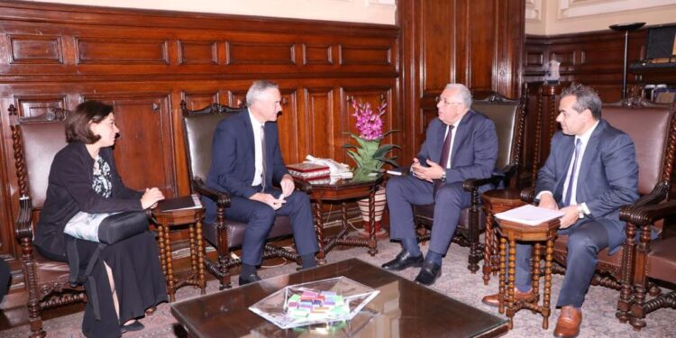 وزير الزراعة يبحث مع المدير التنفيذي للغرفة التجارية الألمانية بالقاهرة سبل التعاون المشترك 1 وزير الزراعة يبحث مع المدير التنفيذي للغرفة التجارية الألمانية بالقاهرة سبل التعاون المشترك