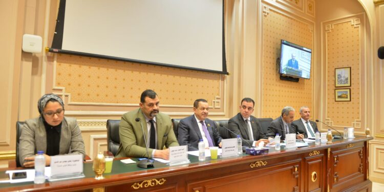 “زراعة الشيوخ” تناقش تطبيق منظومة الرى الحديث بالوادى الجديد 