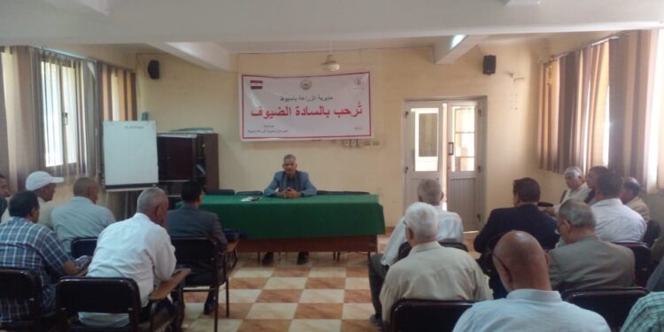 زراعة أسيوط .. "عليوة" يتابع مع مديري الإدارات الزراعية عمليات توريد القمح 1 زراعة أسيوط .. “عليوة” يتابع مع مديري الإدارات الزراعية عمليات توريد القمح