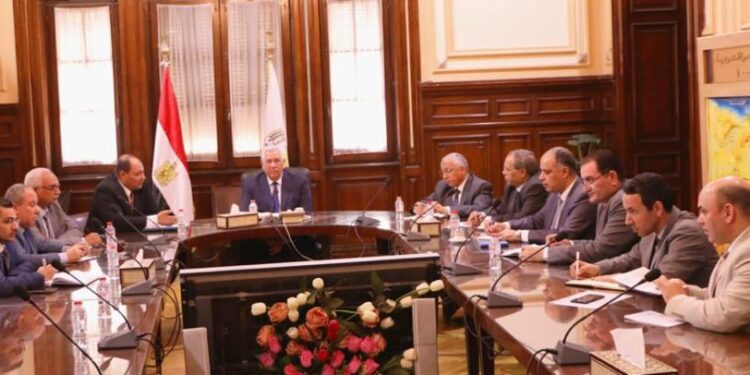 وزير الزراعة يتابع مع قيادات الوزارة حصاد القمح 1 وزير الزراعة