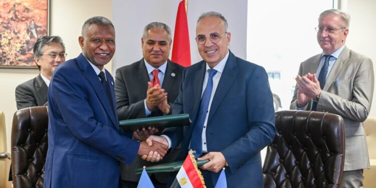 توقيع ثلاث اتفاقيات لتنفيذ مشروعات مشتركة بين "وزارة الري" و"منظمة الفاو" 1 توقيع ثلاث اتفاقيات لتنفيذ مشروعات مشتركة بين “وزارة الري” و”منظمة الفاو”