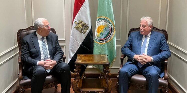 "القصير" و"فودة" يبحثان دعم الاستثمار الزراعي وتلبية احتياجات المواطنين والأماكن السياحية 1 القصير