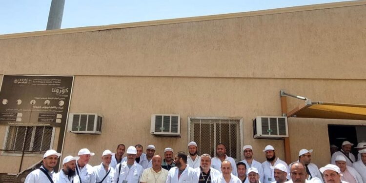بعثة الأطباء البيطريين المصريين تبدأ فحص الأضاحي بمجازر منى خلال موسم الحج 1 بعثة الأطباء البيطريين