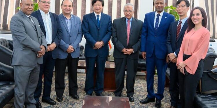 "سليمان" يستقبل مدير مشروع بلد واحد منتج واحد بـ الفاو 1 “سليمان” يستقبل مدير مشروع بلد واحد منتج واحد بـ الفاو