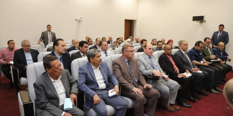 وزير الزراعة يجتمع بالقيادات والعاملين في أول يوم عمل رسمي بالعاصمة الإدارية الجديدة 1 وزير الزراعة