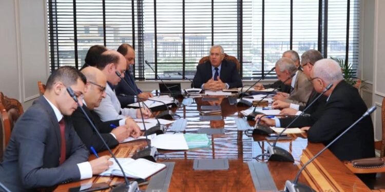 وزير الزراعة يبحث آليات دعم صغار المزارعين والحلول التطبيقية لـ تفتت الحيازات 1 تفتت الحيازات