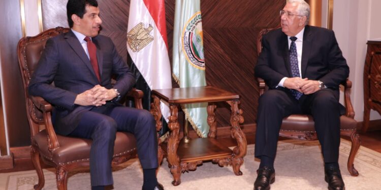 وزير الزراعة يبحث مع السفير القطري بالقاهرة تعزيز التعاون الزراعي بين البلدين 1 وزير الزراعة