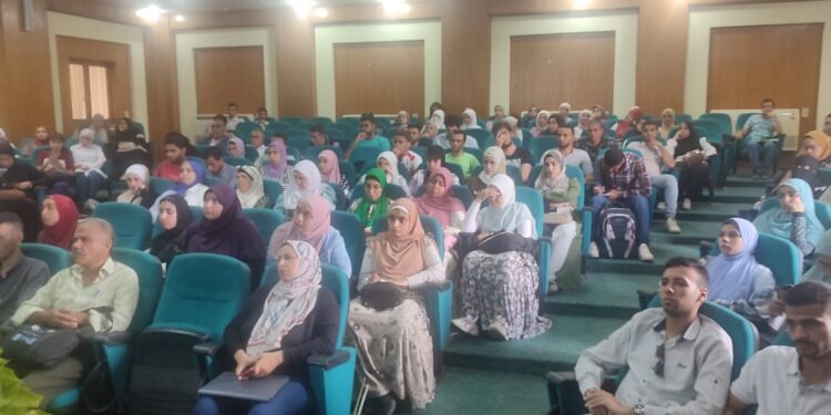 معهد البساتين يواصل تدريب طلاب الجامعات مجانا في شتى المجالات 1 البساتين
