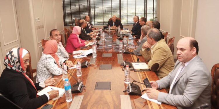 القصير يوجه بالتوسع في زراعة النباتات الطبية والعطرية لدعم الاقتصاد القومي 1 النباتات الطبية