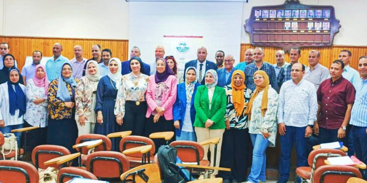 "الطرق الحديثة لمكافحة أمراض الفاكهة" دورة تدريبية بأمراض النباتات 1 الفاكهة