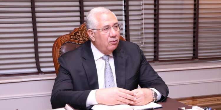 القصير: الإفراج عن 121 ألف طن أعلاف"الذرة والصويا" ب 60 مليون دولار 1 القصير: الإفراج عن 121 ألف طن أعلاف”الذرة والصويا” ب 60 مليون دولار