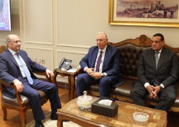 منع التعديات على الأراضي الزراعية.. وزراء "العدل والزراعة والتنمية المحلية" يتابعون تنفيذ تكليفات "الرئيس" 1 منع التعديات على الأراضي الزراعية