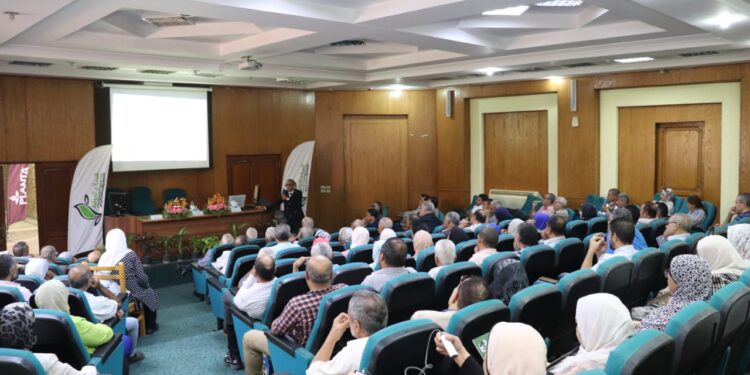 "الفاكهة المتساقطة الأوراق مشاكل الإنتاج والرؤية المستقبلية" ورشة عمل ببحوث البساتين 1 الفاكهة المتساقطة