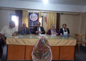 كوب لبن نظيف