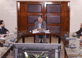 وزير الزراعة يبحث مع المدير التنفيذي لجهاز مستقبل مصر للتنمية المستدامة سبل تعزيز التعاون في الأنشطة الزراعية المختلفة 5 وزير الزراعة يبحث مع المدير التنفيذي لجهاز مستقبل مصر للتنمية المستدامة سبل تعزيز التعاون في الأنشطة الزراعية المختلفة