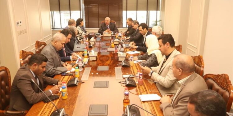 وزير الزراعة يبحث مع وفد الإيفاد المشروعات الزراعية المشتركة 1 وزير الزراعة يبحث مع وفد الإيفاد المشروعات الزراعية المشتركة