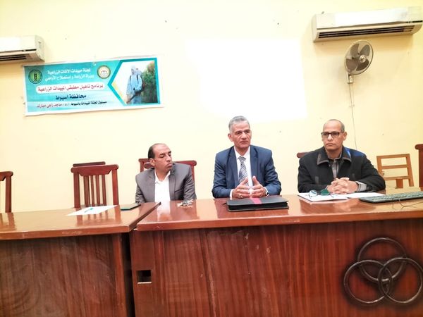 مطبقي المبيدات .. زراعة أسيوط ومحطة البحوث تنظمان تدريبا للشباب 12 مطبقي المبيدات