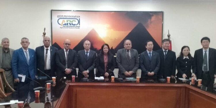 البحوث الزراعية يستقبل رئيس أكاديمية خبي الصينية للعلوم الزراعية والغابات لبحث سبل التعاون المشترك 1 البحوث الزراعية يستقبل رئيس أكاديمية خبي الصينية للعلوم الزراعية والغابات لبحث سبل التعاون المشترك