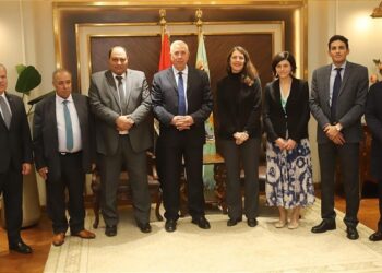 وزير الزراعة يبحث مع مديرة الوكالة الفرنسية للتنمية التعاون  لخدمة صغار المزارعين ومجابهة التغيرات المناخية