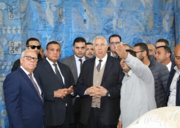 وزيرا الزراعة والتنمية المحلية ومحافظ بورسعيد يتفقدون محطة تسمين الماشية و المجزر الآلي ويفتتحون مصنع « إنتاج الأعلاف»  1 وزيرا الزراعة والتنمية المحلية ومحافظ بورسعيد يتفقدون محطة تسمين الماشية و المجزر الآلي ويفتتحون مصنع « إنتاج الأعلاف»