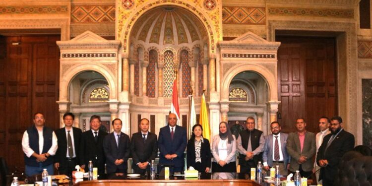 "بحوث الصحراء" و"خبي الصينية" يبحثان تعزيز سبل التعاون في مجال التنمية المستدامة 1 بحوث الصحراء