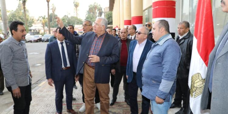 "القصير" يطمئن على جاهزية لجنة مقر "التعمير والتنمية الزراعية" لاستقبال الناخبين غدًا 1 القصير